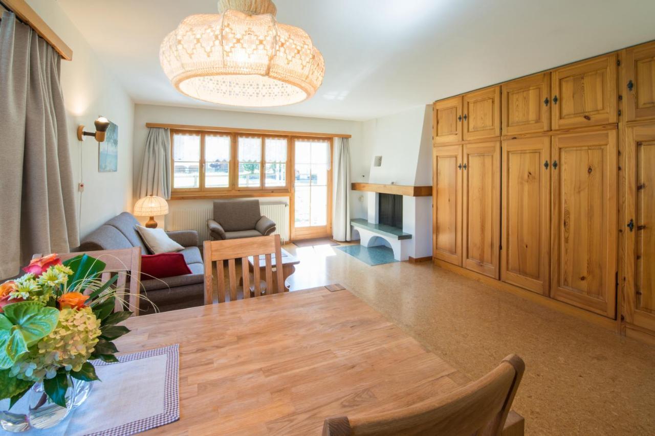 Ferienwohnungen Muntschi Andeer Habitación foto