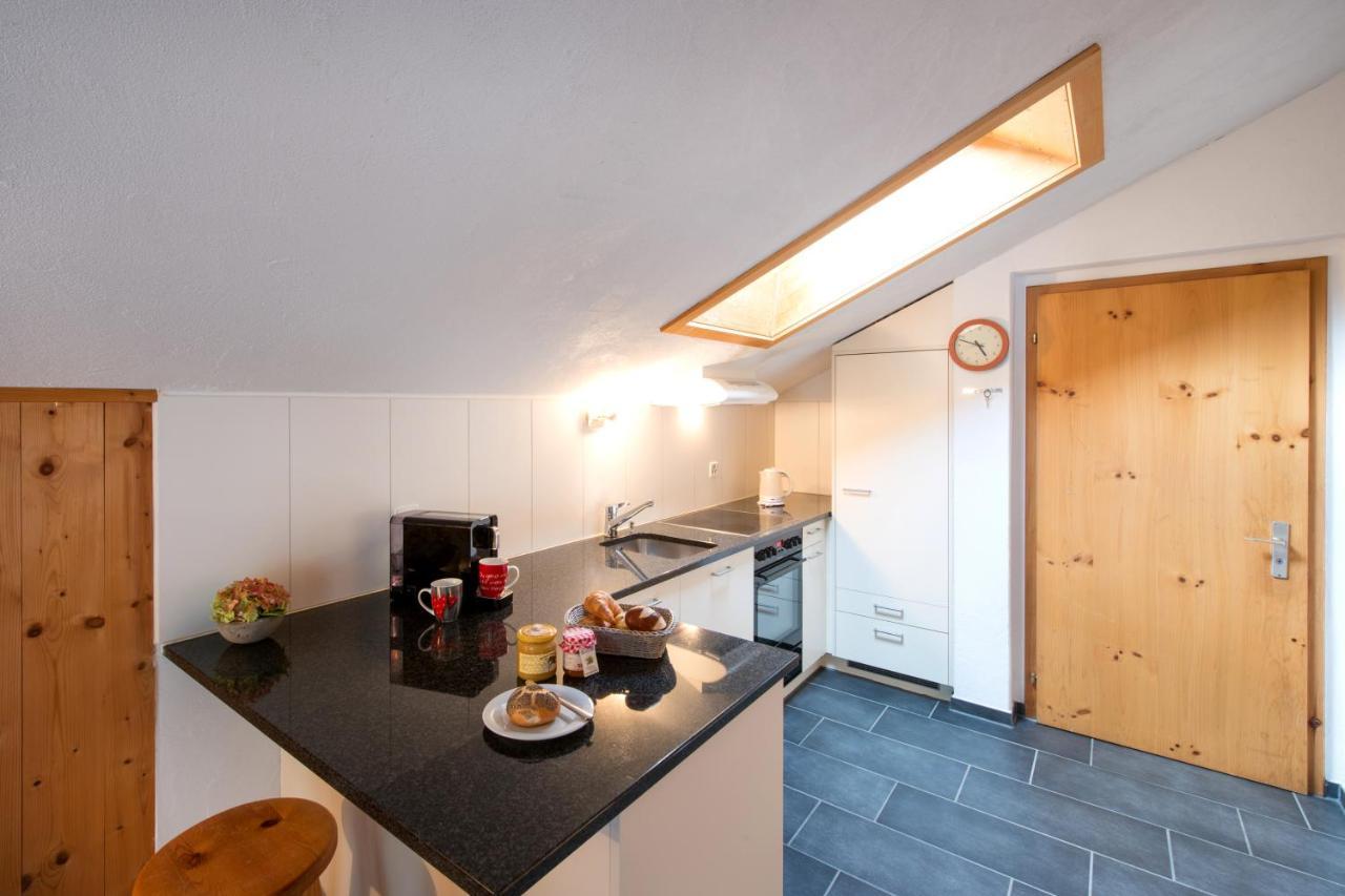 Ferienwohnungen Muntschi Andeer Habitación foto