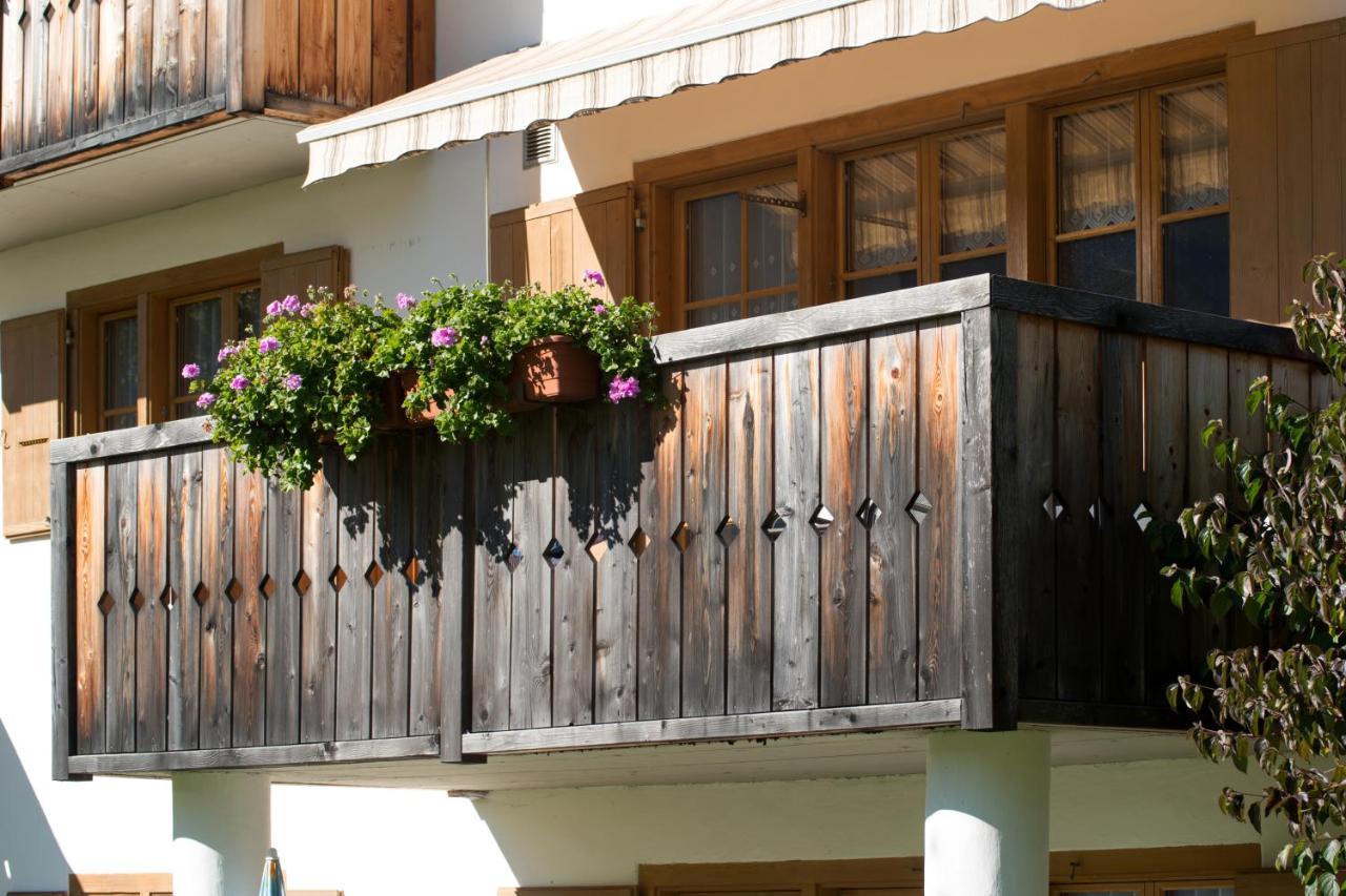 Ferienwohnungen Muntschi Andeer Habitación foto