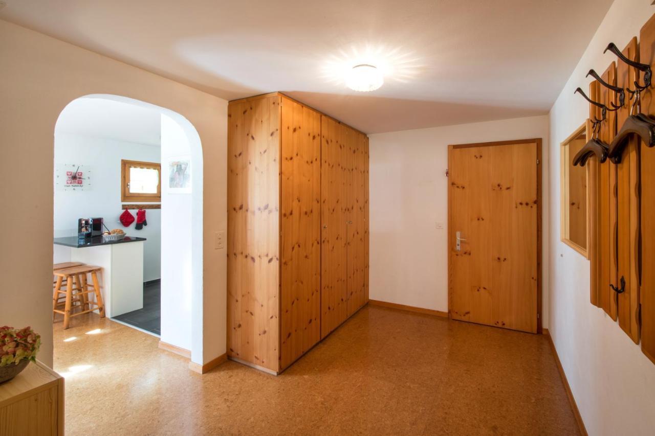 Ferienwohnungen Muntschi Andeer Habitación foto