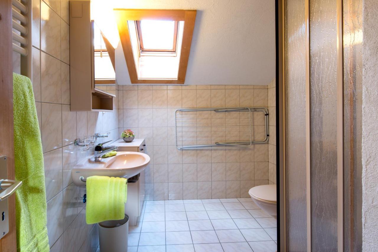 Ferienwohnungen Muntschi Andeer Habitación foto