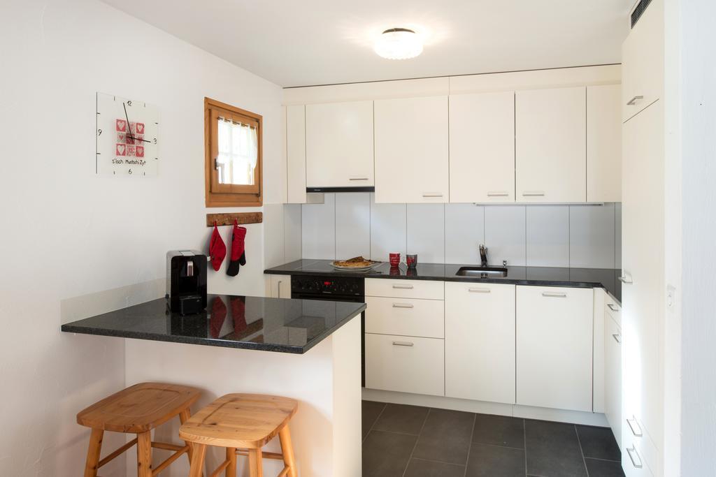 Ferienwohnungen Muntschi Andeer Habitación foto