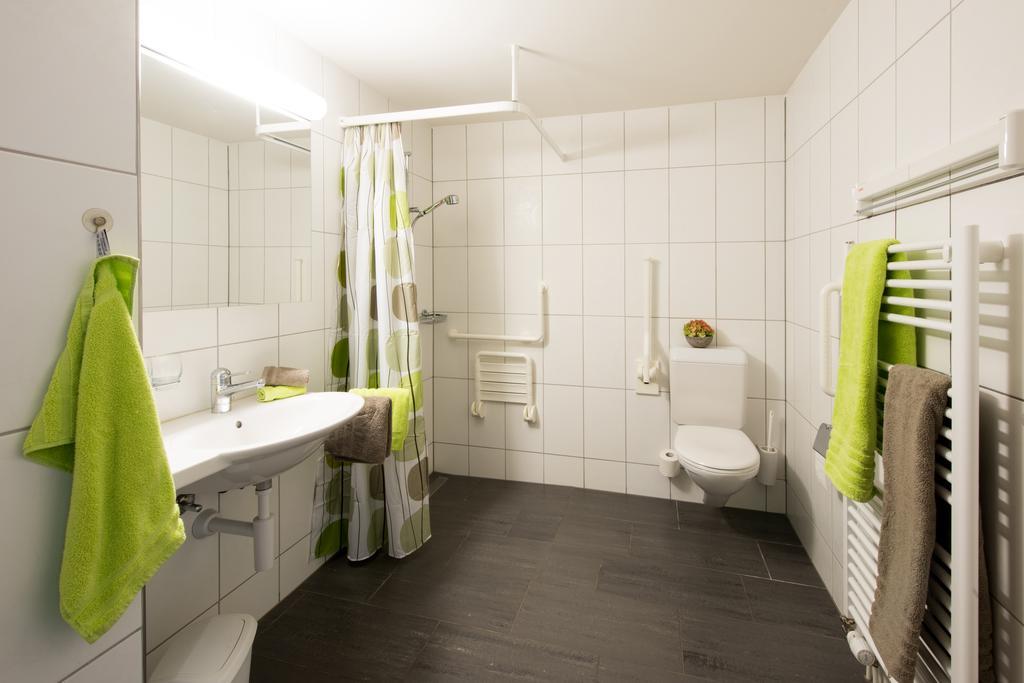 Ferienwohnungen Muntschi Andeer Habitación foto