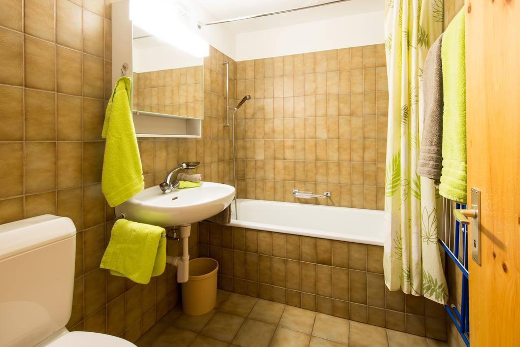 Ferienwohnungen Muntschi Andeer Habitación foto