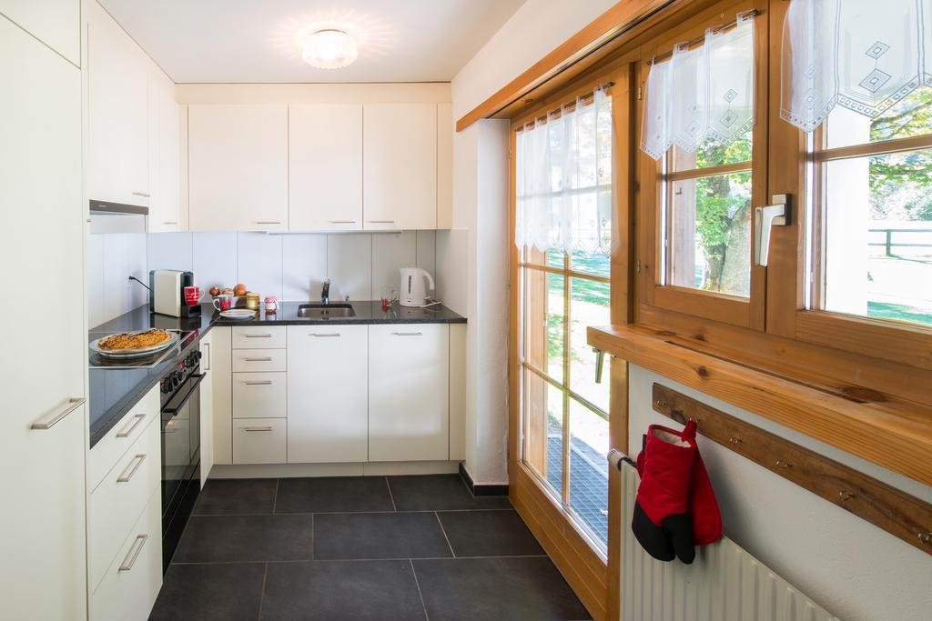 Ferienwohnungen Muntschi Andeer Habitación foto